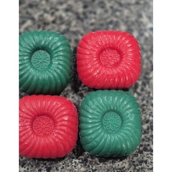 Lot Of (8) Vintage Holiday Decorative Guest Soaps Red Green Soaps Bathroom - Picture 4 of 4